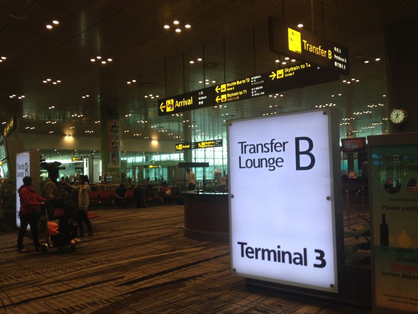 搭乗予定便の遅延や欠航が起きたら