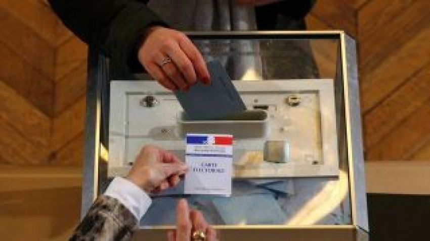 フランス地方議会選挙＝FNが躍進を逃した原因と政治家への問題提起